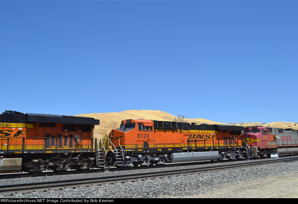 BNSF 8124